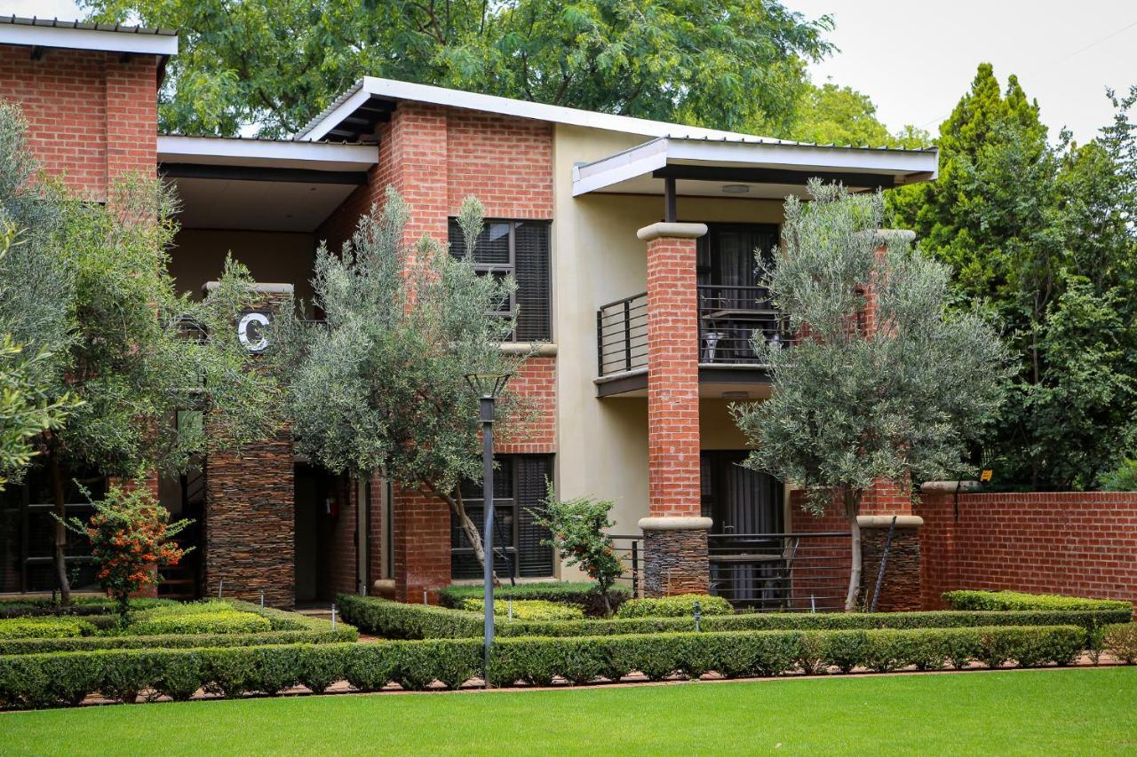 Scott'S Manor Guesthouse Function And Conference Venue Lichtenburg Exterior photo