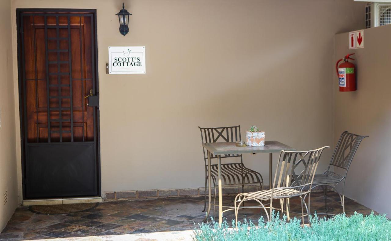 Scott'S Manor Guesthouse Function And Conference Venue Lichtenburg Exterior photo